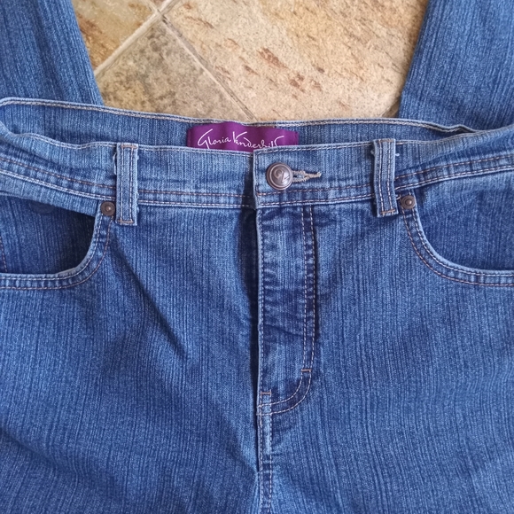 Gloria Vanderbilt Size 8 Blue Jeans - Picture 2 of 6